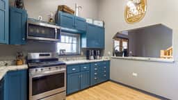 The Bear Den Cubby - Image 5