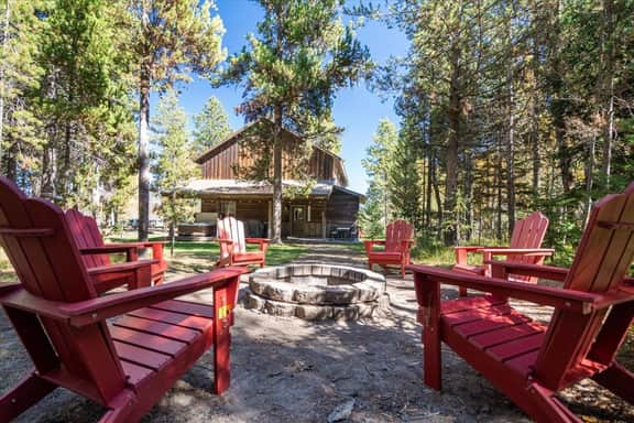 Henry's Lake Hideaway - Image 4