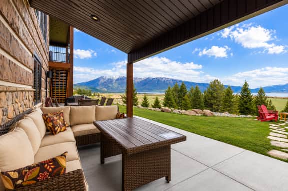 Trumpeter Swan Terrace Level - Image 3