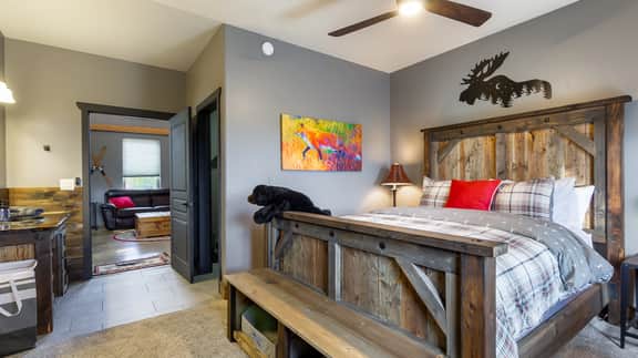 The Bear Den Cubby - Image 4